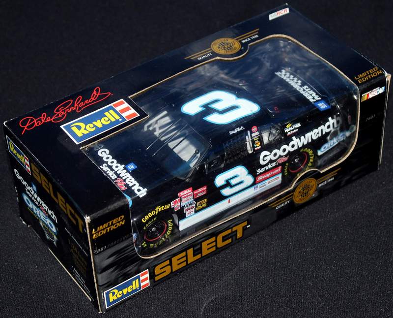 DALE EARNHARDT 1:24 REVELL Die Cast 2001 Monte Carlo GM GOODWRENCH SERVICE PLUS #3 OREO