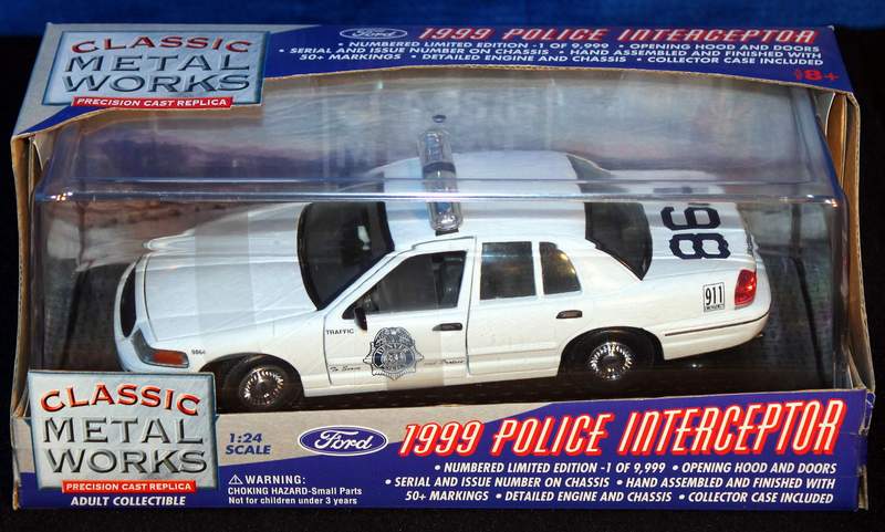 1999 Denver Patrol Police Interceptor Diecast Ford Crown Victoria Classic Metal Works 1/24 scale model